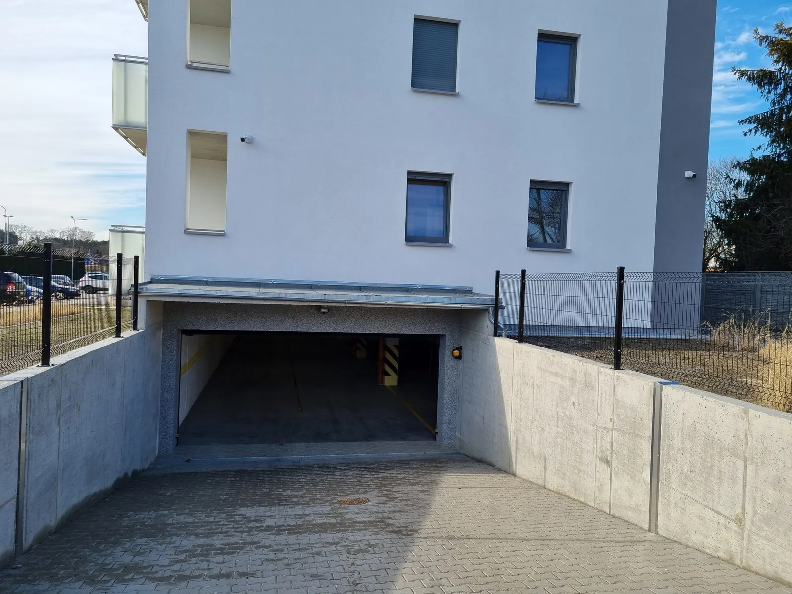 Rawicz, ul. Broniewskiego 3a
