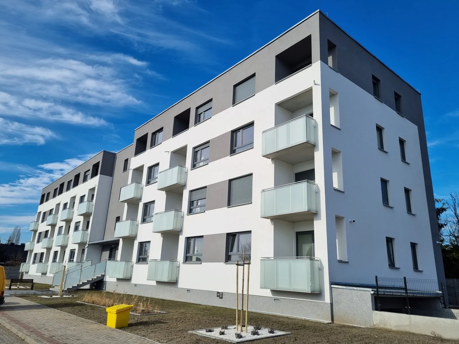 Rawicz, ul. Broniewskiego 3a